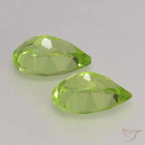 Pedras preciosas de Peridoto verde vivo natural de 0.94 ct, Formato de pêra, VVS-VS