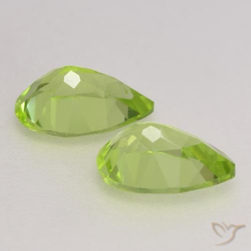 Pedras preciosas de Peridoto Verde médio natural de 0.84 ct, Formato de pêra, VVS-VS