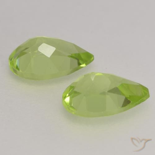 Pedras preciosas de Peridoto verde vivo natural de 0.86 ct, Formato de pêra, VVS-VS