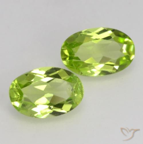 Pedras preciosas de Peridoto Verde médio natural de 0.98 ct, oval, VS