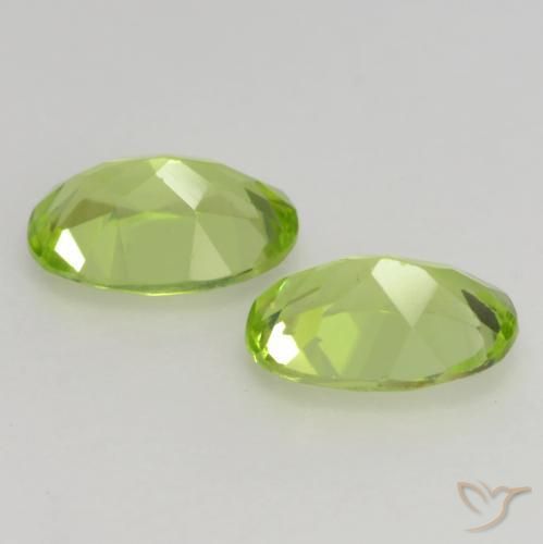 Pedras preciosas de Peridoto Verde Vivo Claro natural de 0.93 ct, oval, VS