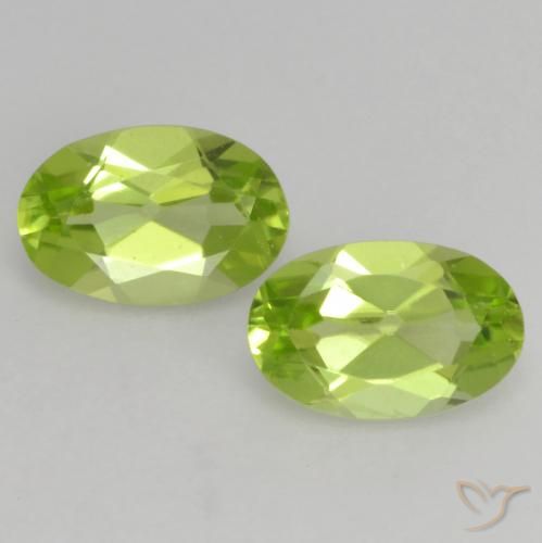 0.84ctw Natural Verde Vivo Claro Peridoto, oval, VS
