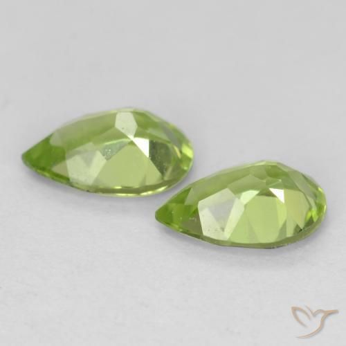 Pedras preciosas de Peridoto Verde Vivo Claro natural de 0.83 ct, Formato de pêra, VVS-VS