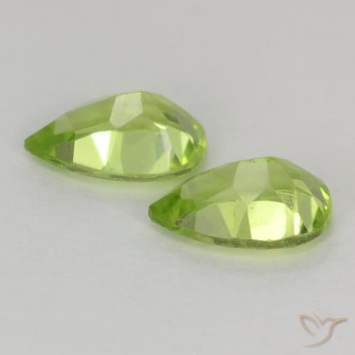 Pedras preciosas de Peridoto Verde médio natural de 0.91 ct, Formato de pêra, VVS-VS