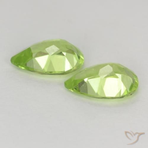 Pedras preciosas de Peridoto Verde Vivo Claro natural de 0.78 ct, Formato de pêra, VVS-VS