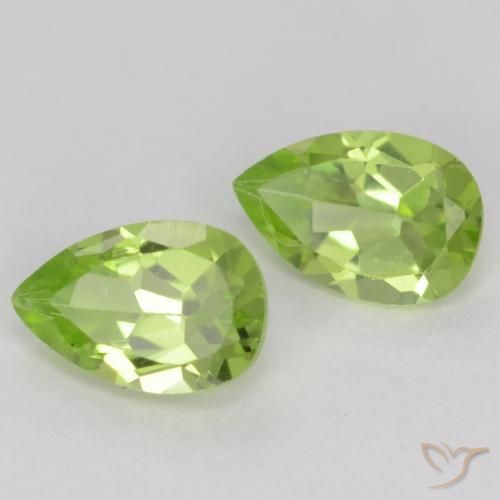 Pedras preciosas de Peridoto Verde Vivo Claro natural de 0.89 ct, Formato de pêra, VVS-VS