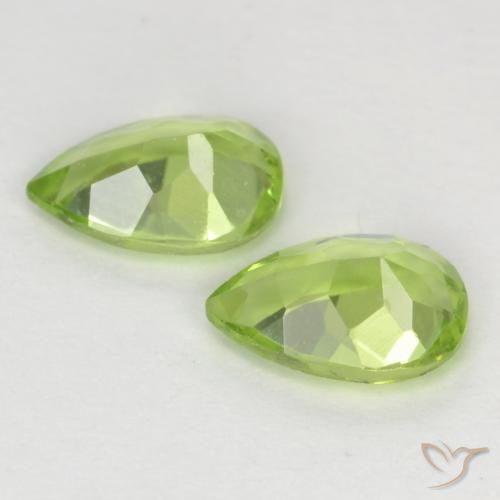 Pedras preciosas de Peridoto Verde Vivo Claro natural de 0.88 ct, Formato de pêra, VVS-VS