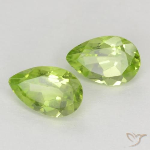 Pedras preciosas de Peridoto Luz verde natural de 0.94 ct, Formato de pêra, VVS-VS