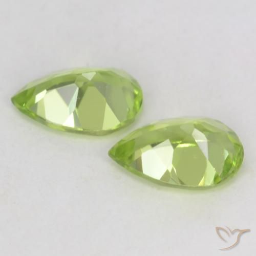 Pedras preciosas de Peridoto Verde Vivo Claro natural de 0.83 ct, Formato de pêra, VVS-VS