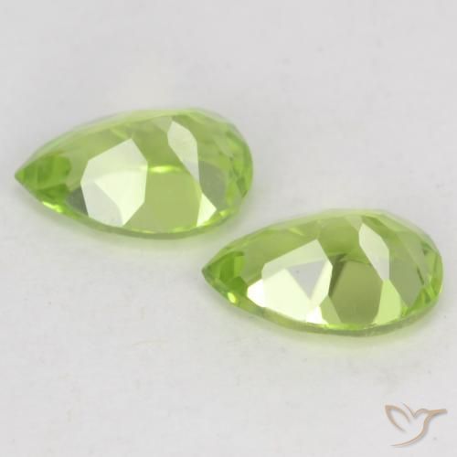 Pedras preciosas de Peridoto Verde Vivo Claro natural de 0.93 ct, Formato de pêra, VVS-VS