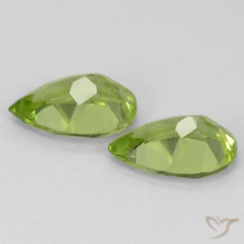 Pedras preciosas de Peridoto Verde médio natural de 0.82 ct, Formato de pêra, VVS-VS