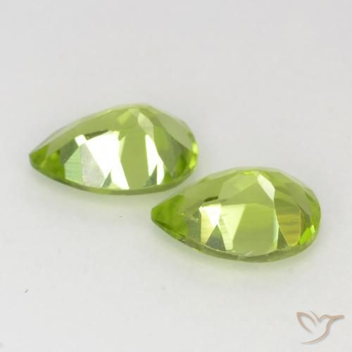 Pedras preciosas de Peridoto Verde médio natural de 0.93 ct, Formato de pêra, VVS-VS