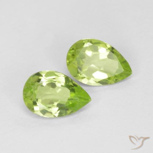Pedras preciosas de Peridoto Verde médio natural de 0.83 ct, Formato de pêra, VVS-VS