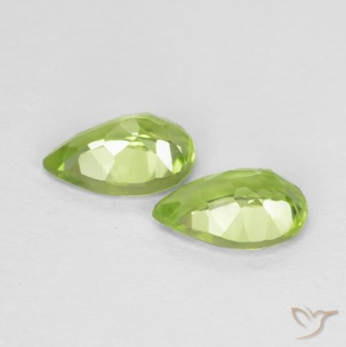 Pedras preciosas de Peridoto Verde médio natural de 0.83 ct, Formato de pêra, VVS-VS