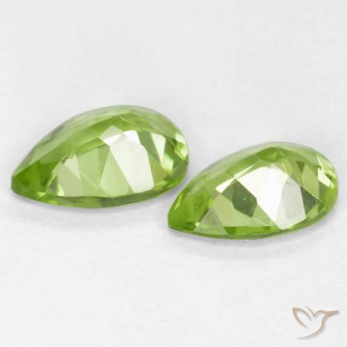 Pedras preciosas de Peridoto Verde Vivo Claro natural de 0.76 ct, Formato de pêra, VVS-VS