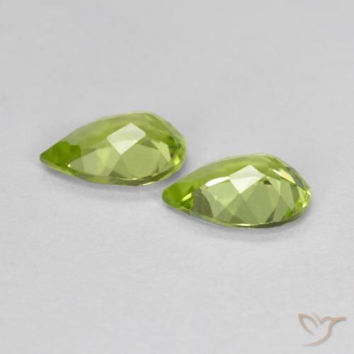 Pedras preciosas de Peridoto Verde médio natural de 0.83 ct, Formato de pêra, VVS-VS