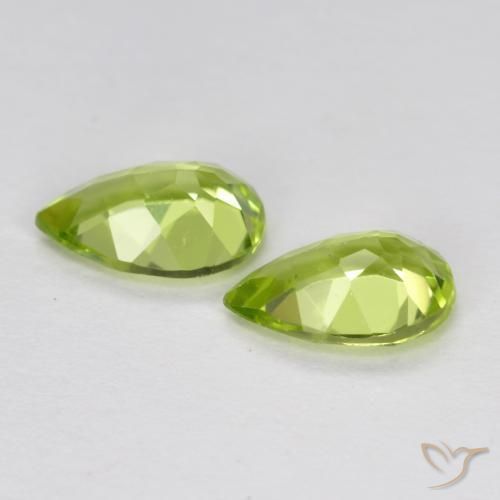 Pedras preciosas de Peridoto Verde médio natural de 0.80 ct, Formato de pêra, VVS-VS
