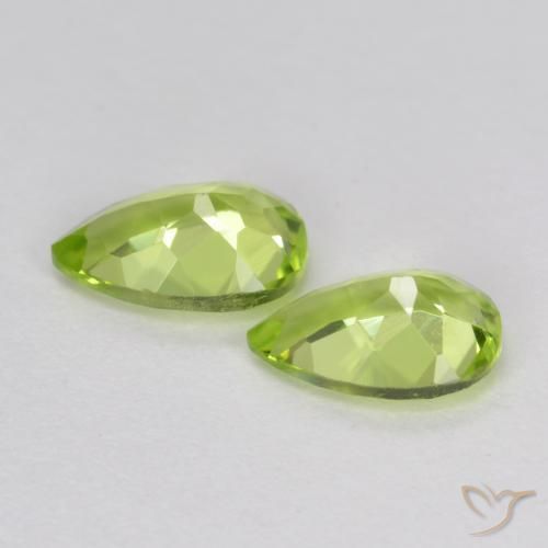 Pedras preciosas de Peridoto verde vivo natural de 0.84 ct, Formato de pêra, VVS-VS