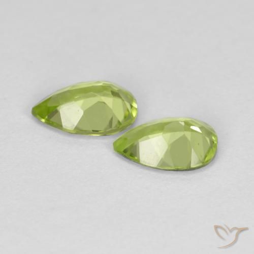 Pedras preciosas de Peridoto verde vivo natural de 0.82 ct, Formato de pêra, VVS-VS