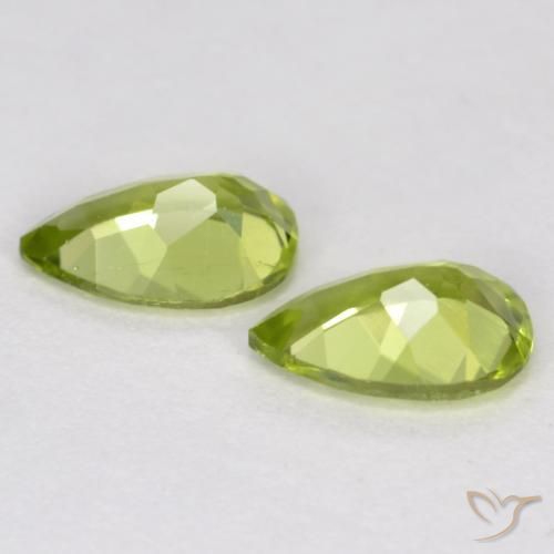 Pedras preciosas de Peridoto verde vivo natural de 0.83 ct, Formato de pêra, VVS-VS