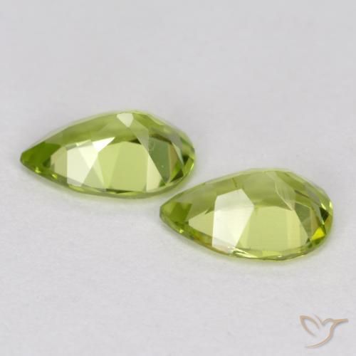 Pedras preciosas de Peridoto Verde médio natural de 0.76 ct, Formato de pêra, VVS-VS
