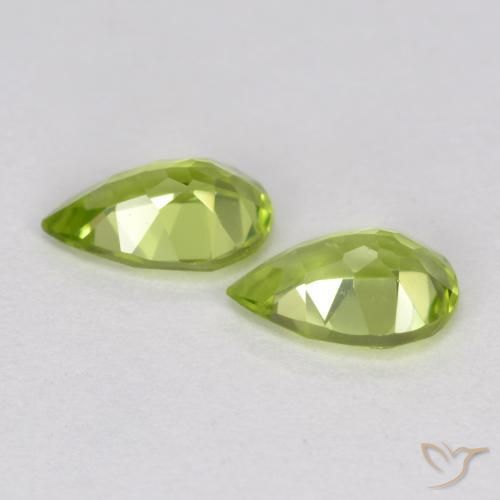 Pedras preciosas de Peridoto verde vivo natural de 0.82 ct, Formato de pêra, VVS-VS