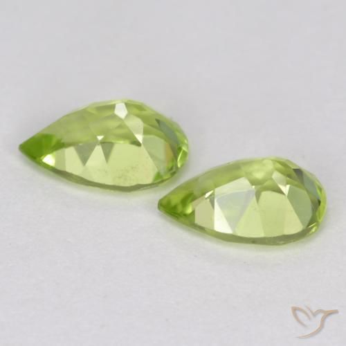 Pedras preciosas de Peridoto verde vivo natural de 0.86 ct, Formato de pêra, VVS-VS
