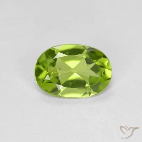 0.70ct Natural Verde médio Peridoto, oval, VS