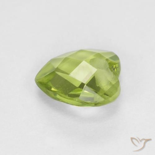Peridoto Verde médio Natural 0.75ct, Coração, VS
