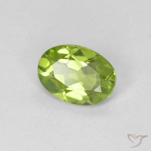 Peridoto Verde médio Natural 0.79ct, oval, VVS