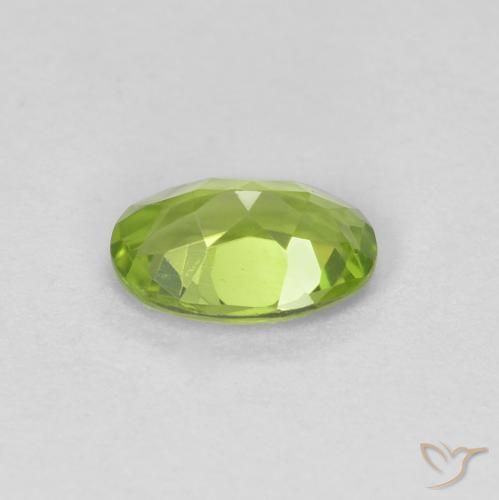 Peridoto Verde médio Natural 0.79ct, oval, VVS