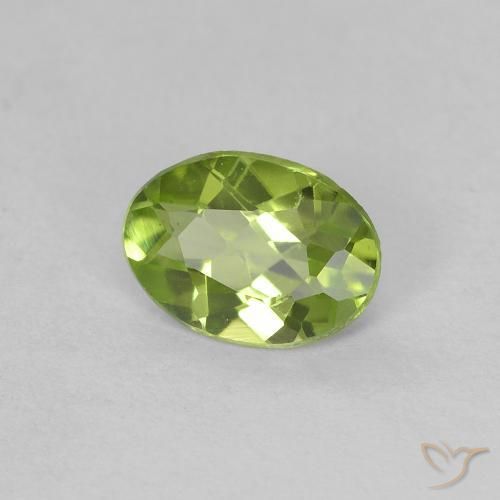 Peridoto verde vivo Natural 0.65ct, oval, VVS-VS