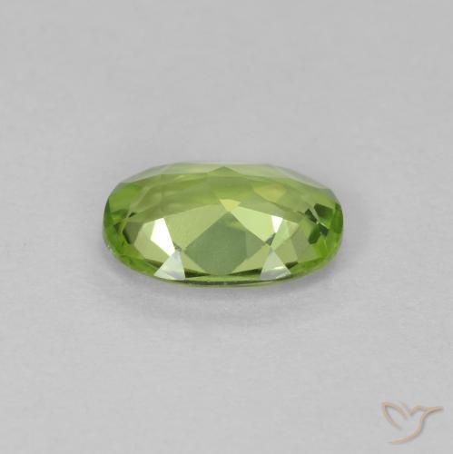 Peridoto Verde médio Natural 0.79ct, oval, VVS-VS