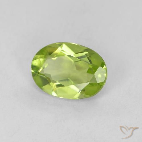 Peridoto Verde médio Natural 0.80ct, oval, VVS