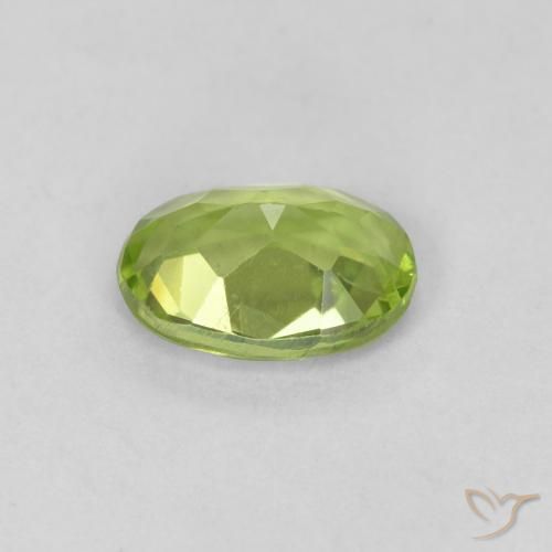 Peridoto Verde médio Natural 0.80ct, oval, VVS
