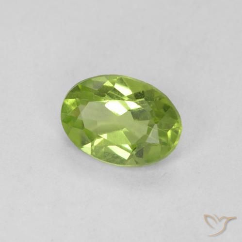 Peridoto Verde médio Natural 0.59ct, oval, VVS