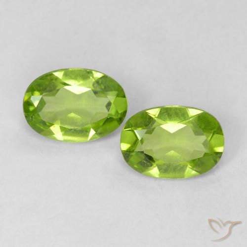 1.55ctw Natural Verde médio Peridoto, oval, VVS-VS