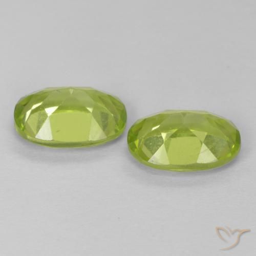 Pedras preciosas de Peridoto Verde médio natural de 1.79 ct, oval, VVS-VS