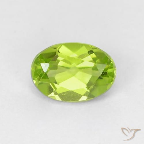 0.77ct Natural Verde amarelado Peridoto, oval, VVS-VS