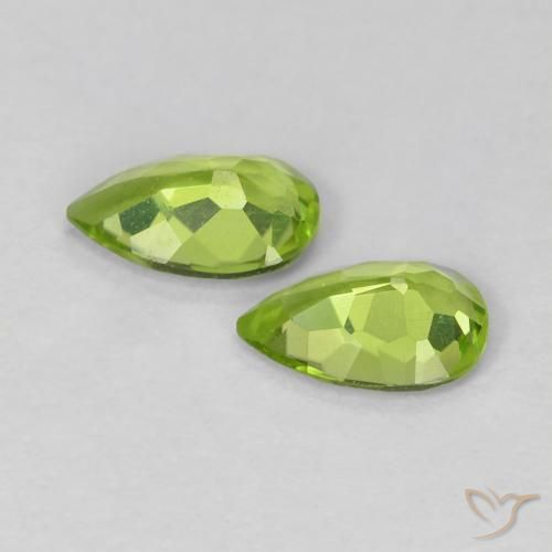 Pedras preciosas de Peridoto Verde médio natural de 0.74 ct, Formato de pêra, VS