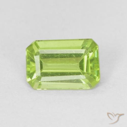 0.56ct Natural Verde médio Peridoto, Corte Esmeralda, VVS