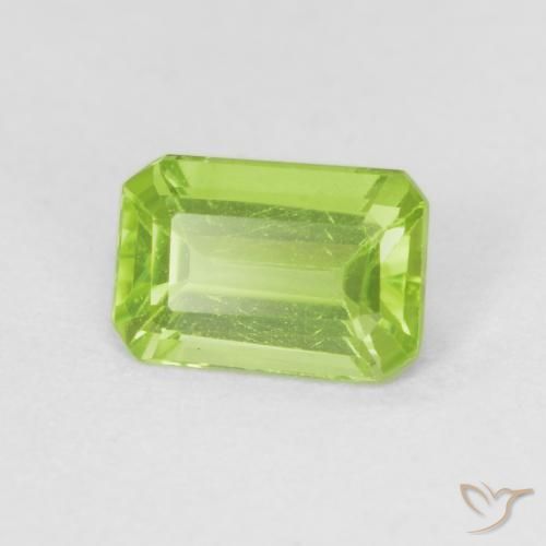 Peridoto Verde médio Natural 0.56ct, Corte Octógono / Esmeralda, VVS