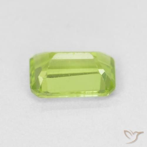 Peridoto verde vivo Natural 0.60ct, Corte Octógono / Esmeralda, VVS