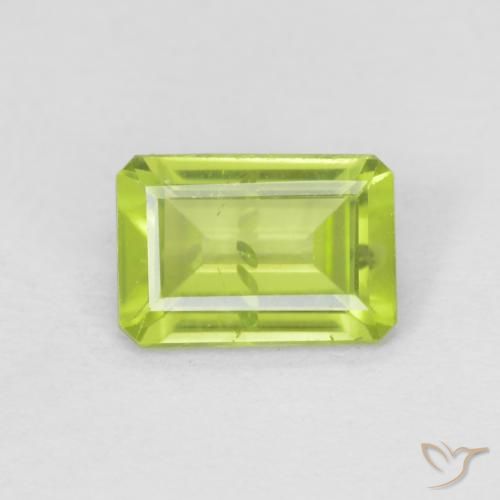 0.86ct Natural Verde médio Peridoto, Corte Esmeralda, VS