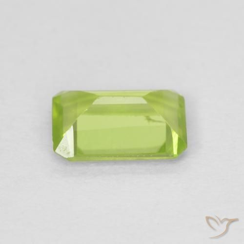 Peridoto Verde médio Natural 0.81ct, Corte Octógono / Esmeralda, VS
