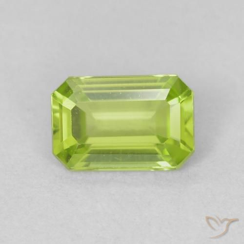 0.53ct Natural Verde amarelado vivo Peridoto, Corte Esmeralda, VVS
