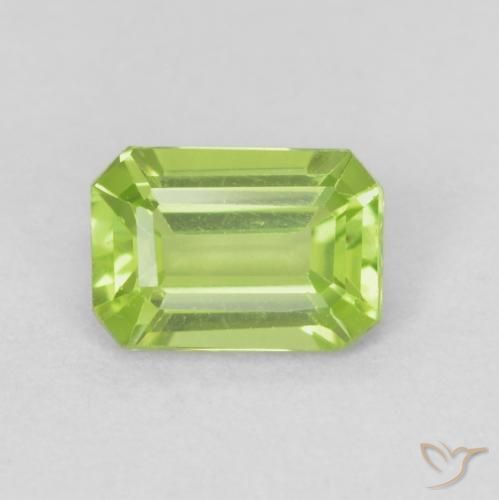 0.59ct Natural Verde médio Peridoto, Corte Esmeralda, VVS