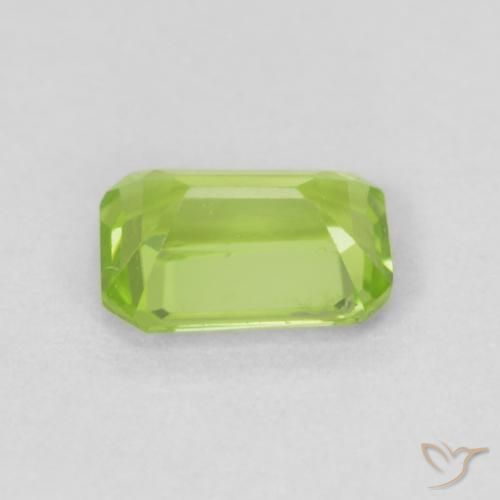 Peridoto Verde médio Natural 0.59ct, Corte Octógono / Esmeralda, VVS