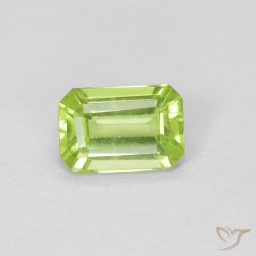 0.55ct Natural Verde médio Peridoto, Corte Esmeralda, VVS-VS