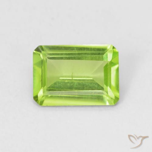0.82ct Natural Verde médio Peridoto, Corte Esmeralda, VS
